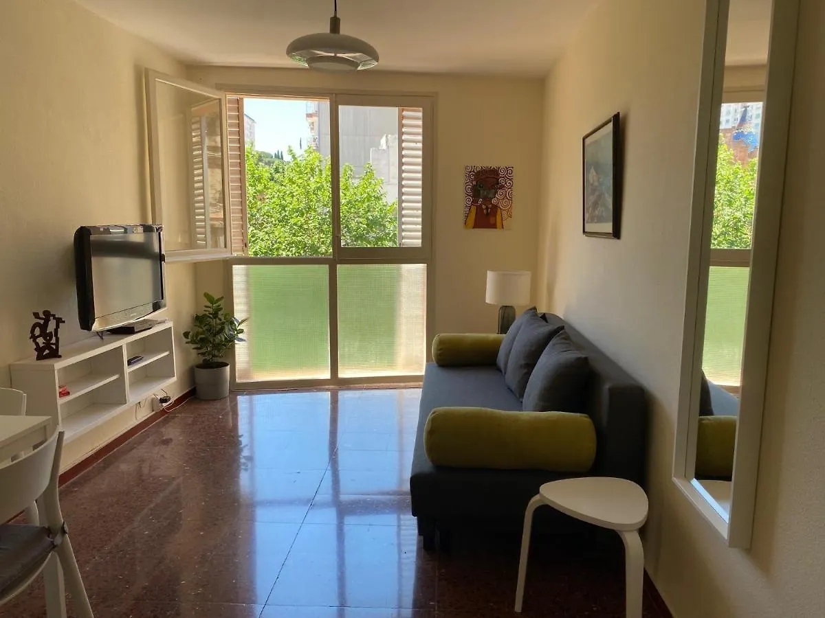 Luminoso Apartamento En Canet De Mar Cercano A La Playa Y A Barcelona location