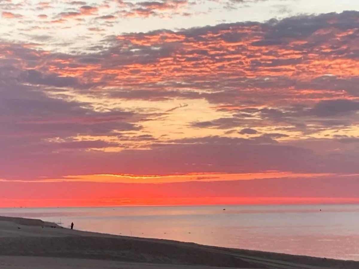 Luminoso Apartamento En Canet De Mar Cercano A La Playa Y A Barcelona Spain